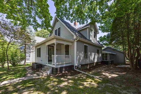 Photo of 818 Rundell, IowaCity, IA 52240 (MLS # 202604416)