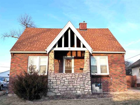 Photo of 430 Longwood Dr NE, CedarRapids, IA 52402 (MLS # 202601195)