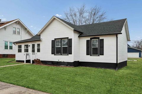 Photo of 278 W Pine Street, Marengo, IA 52301 (MLS # 202601512)