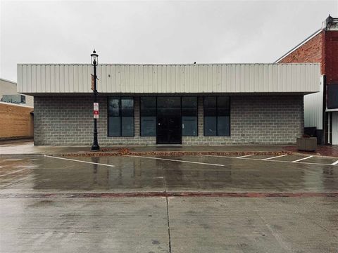 Photo of 1131 Court Avenue, Marengo, IA 52301 (MLS # 202507142)