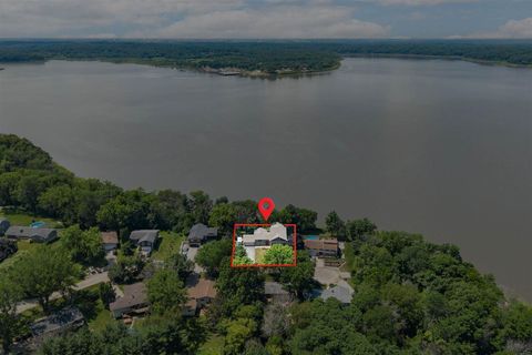 Photo of 54 Lakeside Dr NE, Solon, IA 52333 (MLS # 202504429)