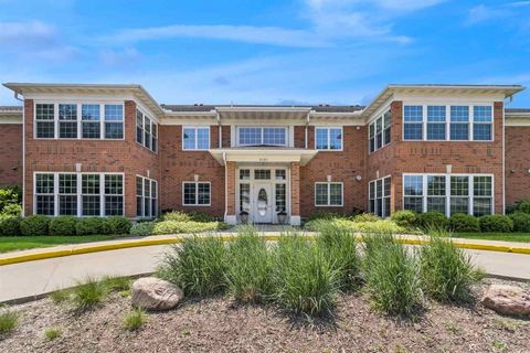 Photo of 2601 Hickory Trl 1 #1, IowaCity, IA 52245 (MLS # 202601033)