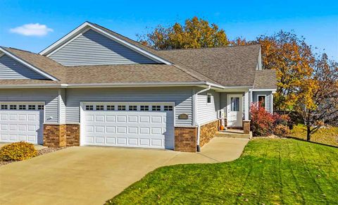 Photo of 812 Croell Ave, Tiffin, IA 52340 (MLS # 202506857)