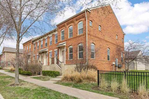 Photo of 1035 Walker Cir, Iowa City, IA 52245 (MLS # 202501923)