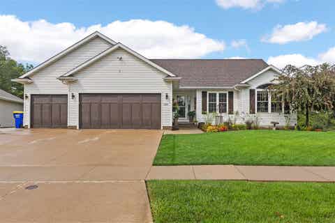 Featured picture for the property 202406474