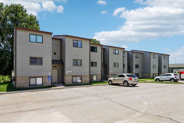 2613 WESTWINDS DR # SEE, IOWA CITY, IA 52246 - Image 37703d12ee2af115d9ad84caab1cfd3f/3639089632