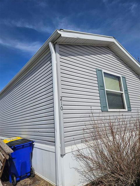 Photo of 210 Golfview Court, NorthLiberty, IA 52317 (MLS # 202602010)