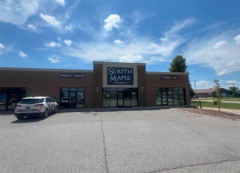 Photo of 1534 S Gilbert St 400 #400, Iowa City, IA 52240 (MLS # 202502128)