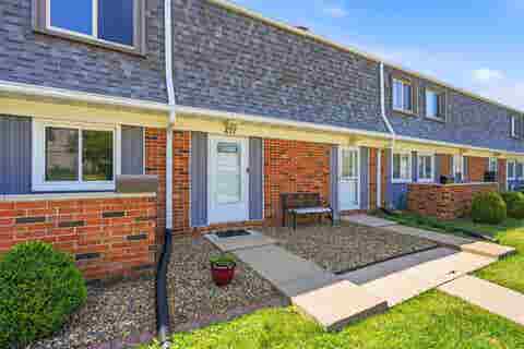 Photo of 437 Peterson St, IowaCity, IA 52245 (MLS # 202605030)