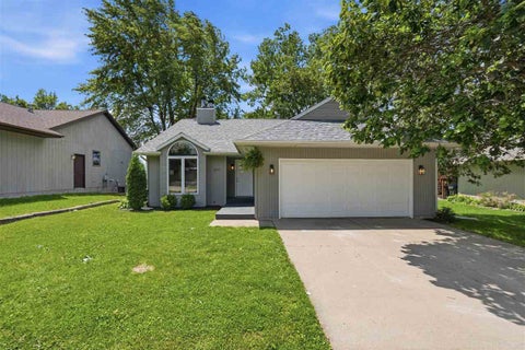 Photo of 823 Pepper Drive, IowaCity, IA 52240 (MLS # 202603917)