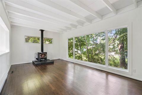 Photo of 225 Lee St, IowaCity, IA 52246 (MLS # 202601108)