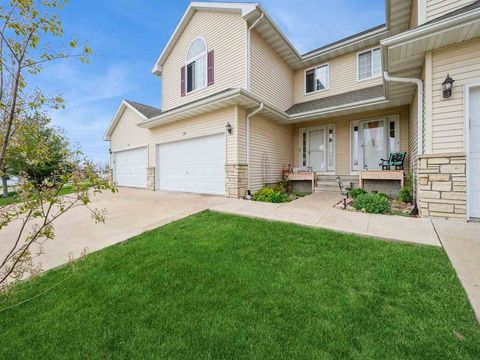 Photo of 3561 SW Stoneview Circle, Cedar Rapids, IA 52404 (MLS # 202502838)