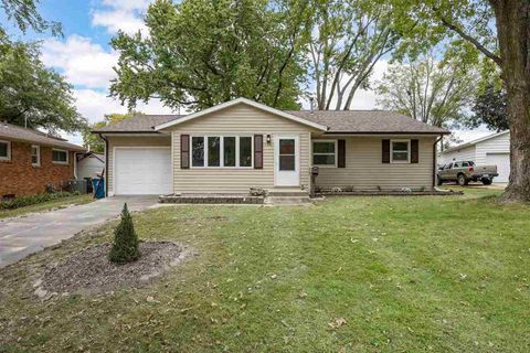 Photo of 1244 Circle Dr, IA 52742 (MLS # 202506415)