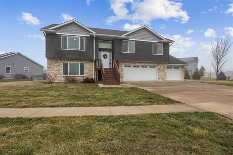 Photo of 865 Franklin St, NorthLiberty, IA 52317 (MLS # 202600243)