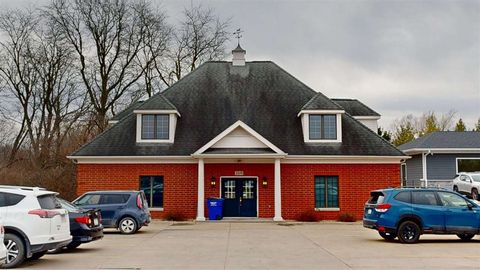 Photo of 1114 N Dodge St, IowaCity, IA 52245 (MLS # 202601518)