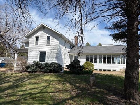 Photo of 4588 NE Sutliff Rd, Solon, IA 52333 (MLS # 202602390)