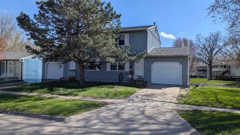 Photo of 455/457 Heritage Pl, NorthLiberty, IA 52317 (MLS # 202507452)
