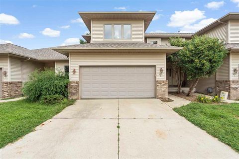 Photo of 1813 12th Ave B #B, Coralville, IA 52241 (MLS # 202505225)