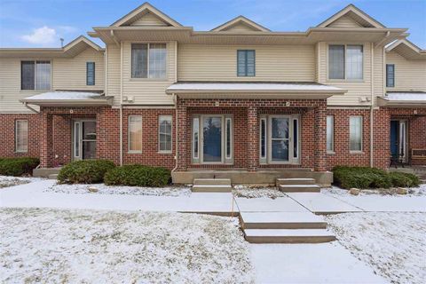 Photo of 6 Ashford Pl, IowaCity, IA 52245 (MLS # 202601463)