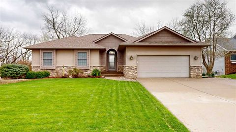 Photo of 2096 Glen Oaks Dr, Coralville, IA 52241 (MLS # 202602579)