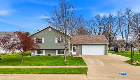 Photo of 304 Village Sq, ColumbusJunction, IA 52738 (MLS # 202602454)