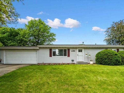 Photo of 1035 Pepper Dr, Iowa City, IA 52240 (MLS # 202503542)