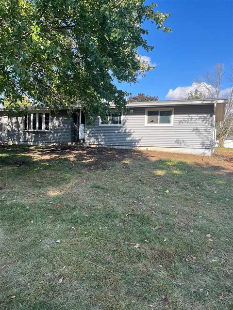 Photo of 2 Greenview Dr, WestBranch, IA 52358 (MLS # 202506445)