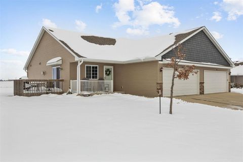 Photo of 4420 Calder Dr, CedarRapids, IA 52302 (MLS # 202507274)