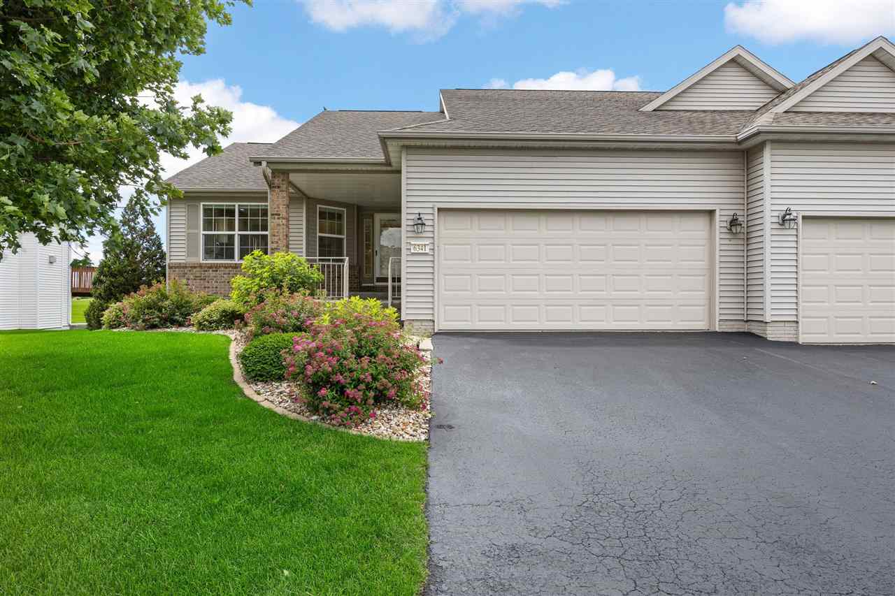 Photo 1 of 34 — 6341 QUAIL RIDGE Dr SW, CedarRapids, IA 52404