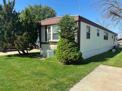 Photo of 169 SW Kohawk Street, Cedar Rapids, IA 52404 (MLS # 202503230)