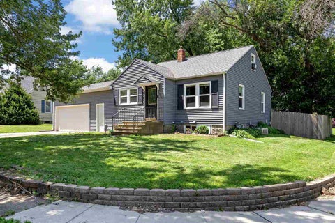 Photo of 1300 English Blvd, Marion, IA 52302 (MLS # 202604107)