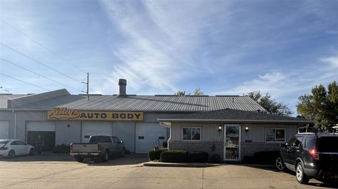 Photo of 1815 16th Ave SW, CedarRapids, IA 52404 (MLS # 202506345)