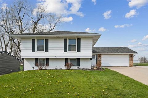 Photo of 6016 Sharon Ln NW, CedarRapids, IA 52405 (MLS # 202602580)
