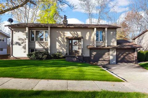 Photo of 613 Kingston Dr, Solon, IA 52333 (MLS # 202502754)