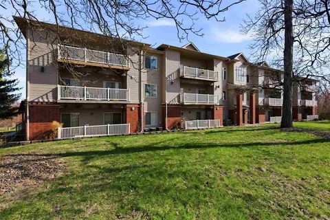 Photo of 420 N 1st Ave 305 #305, IowaCity, IA 52245 (MLS # 202602426)