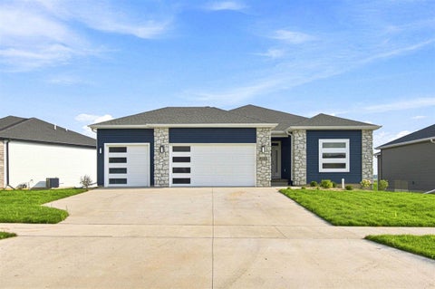 Photo of 3048 Ridgeview Cir, Coralville, IA 52241 (MLS # 202601291)