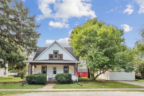 Photo of 121 Brady St, IA 52235 (MLS # 202506055)