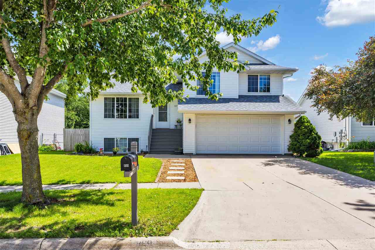 Photo 1 of 37 — 869 Augusta Circle, NorthLiberty, IA 52317