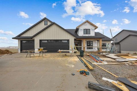 Photo of 419 Whitetail Ln, Tiffin, IA 52340 (MLS # 202507205)