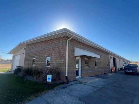 Photo of 7201 Mt Vernon Rd SE A #A, Cedar Rapids, IA 52403 (MLS # 202504150)