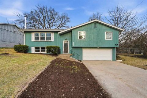 Photo of 772 Keswick Dr, IowaCity, IA 52246 (MLS # 202602014)