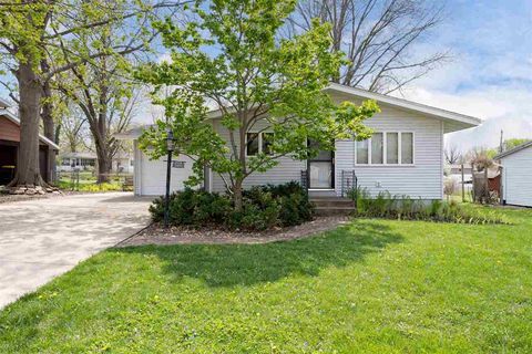Photo of 1419 Tracy Ln, Iowa City, IA 52240 (MLS # 202502751)