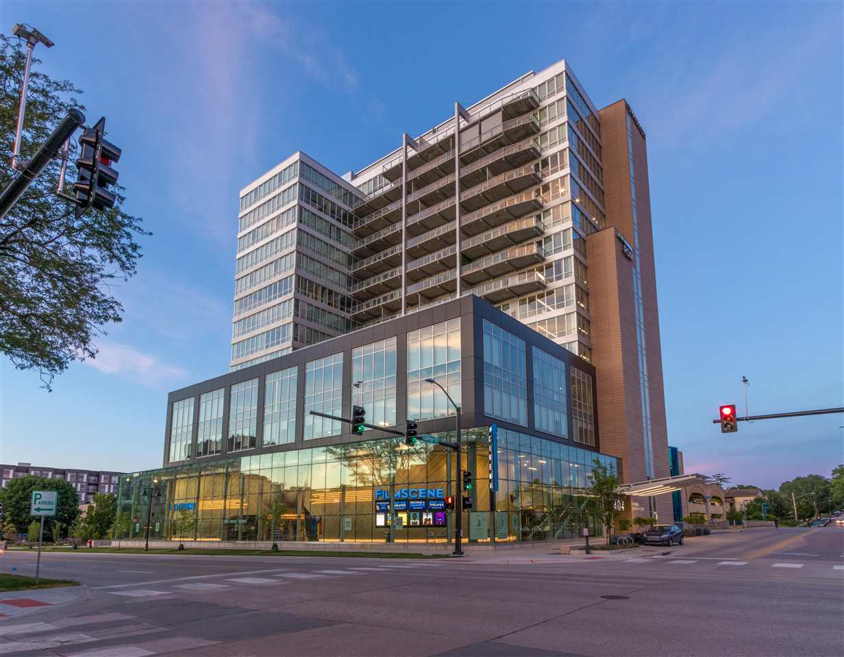 404 E College St 1303