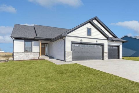 Photo of 3215 Sunflower St, Ely, IA 52227 (MLS # 202506496)