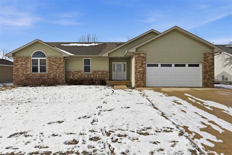 Photo of 2815 44th St, Marion, IA 52302 (MLS # 202600945)