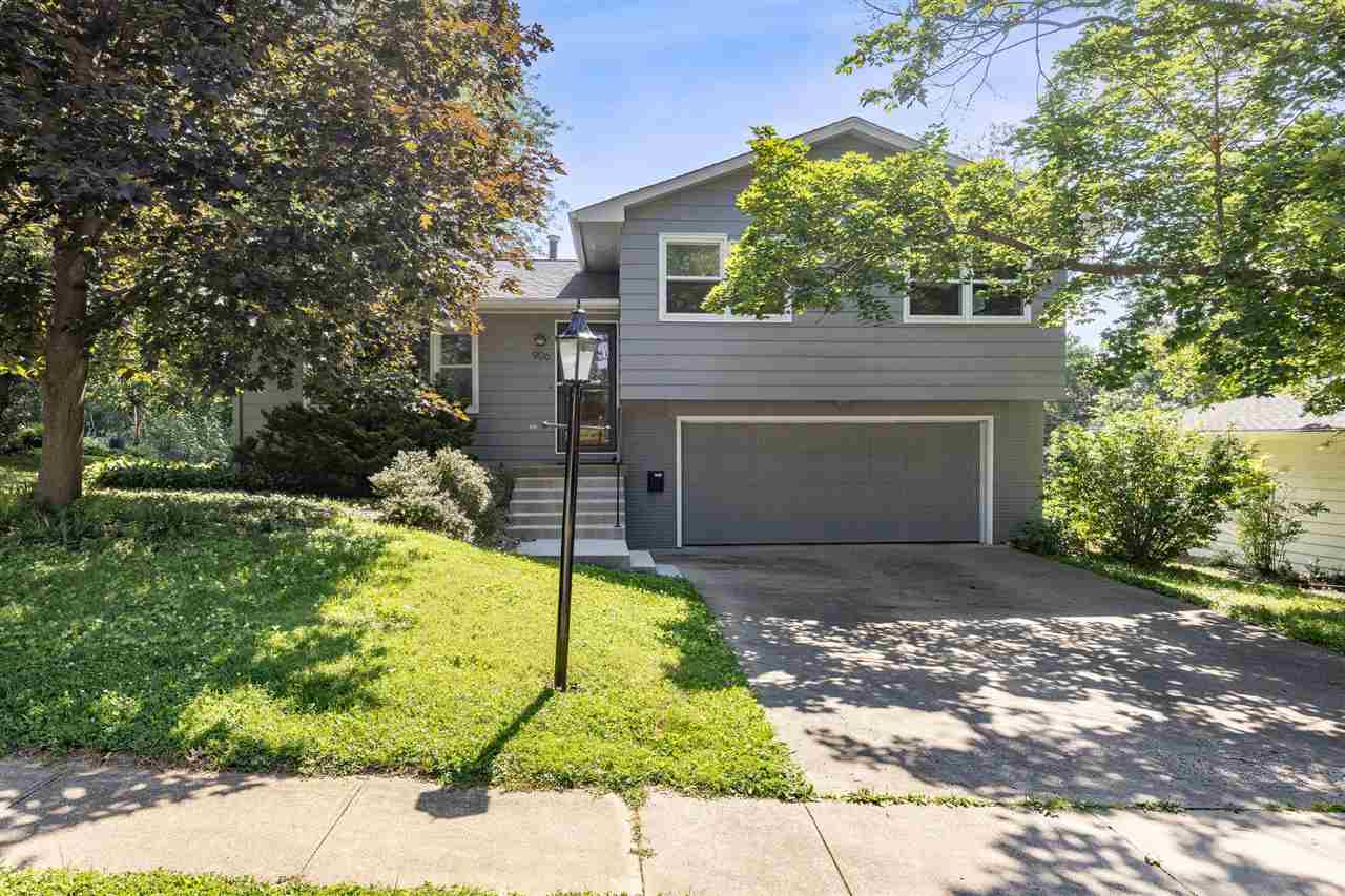 Photo 1 of 30 — 906 Talwrn Ct, IowaCity, IA 52246