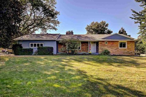 Photo of 2727 Rochester Ave, IA 52245 (MLS # 202506340)