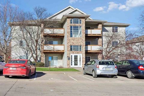 Photo of 2534 Rushmore Drive, IowaCity, IA 52246 (MLS # 202602275)