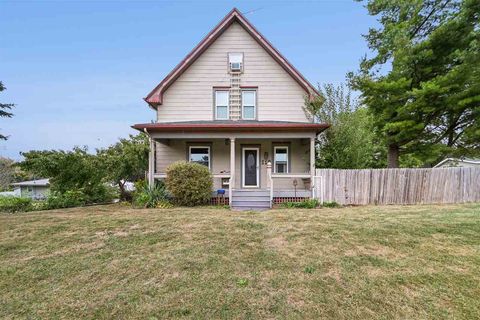Photo of 110 NE Division Street, IA 52338 (MLS # 202506279)