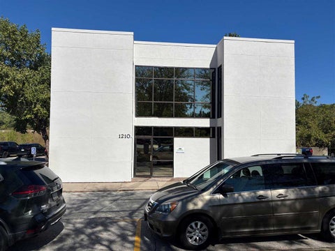 Photo of 1210 Hwy 6 W 400 #400, IowaCity, IA 52246 (MLS # 202603596)